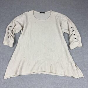Yushi Top Womens Medium White Textured Tunic 3/4 Sleeve Button Detail